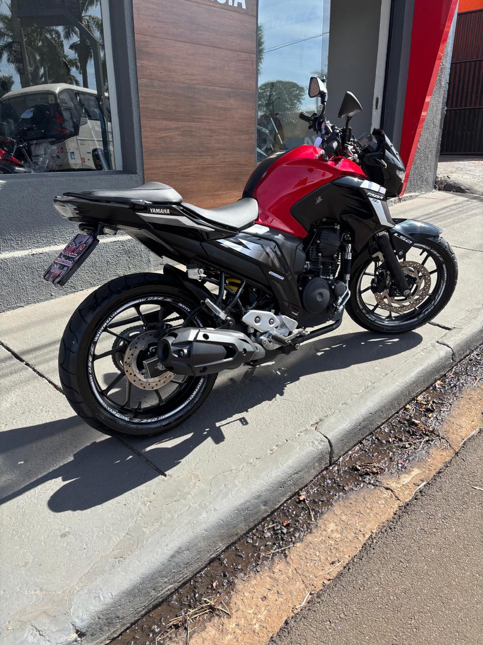 Moto Yamaha Fazer 250